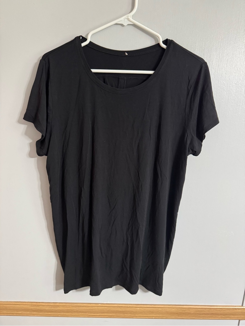 Lululemon Athletica Black Short-Sleeve Crew Tee Size 8